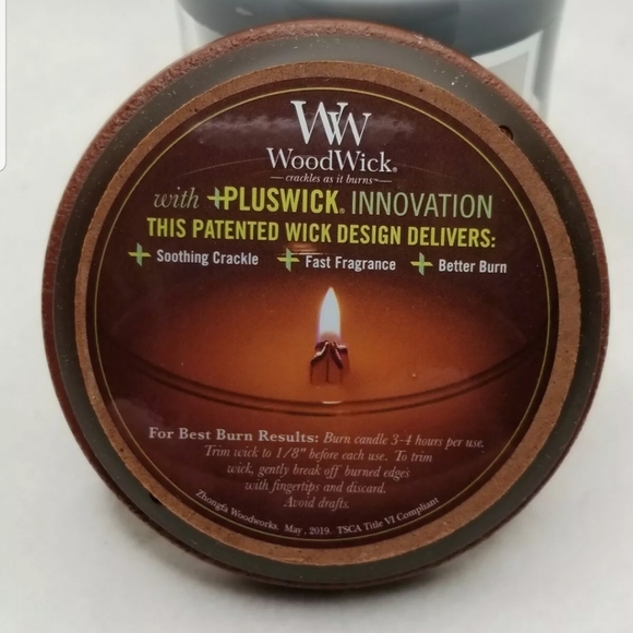 WoodWick Evening Onyx Hourglass Candle - Picture 6 of 7